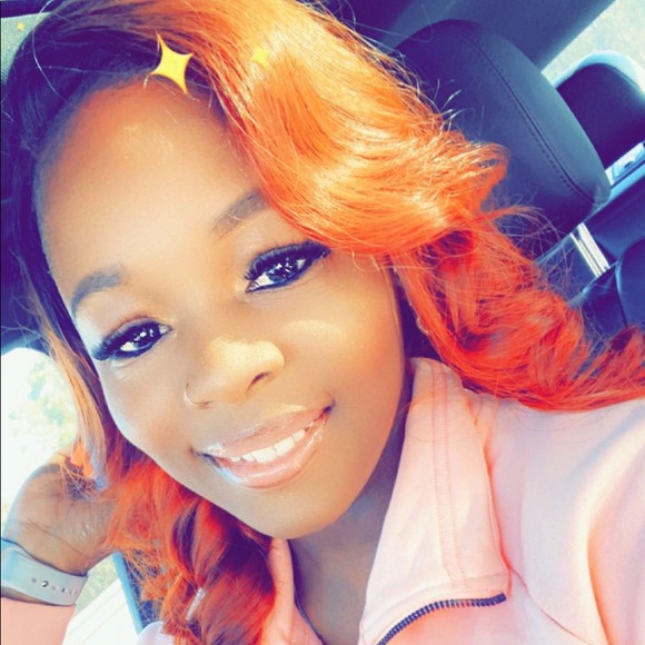 Meet your Posher, Bre - Picture 2 of 4